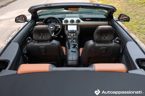 Ford Mustang GT V8 interni