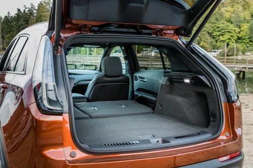 capacità bagagliaio Cadillac XT4
