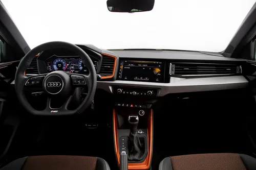Audi A1 interni infotainment 