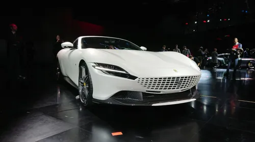 Ferrari Roma bianca LIVE