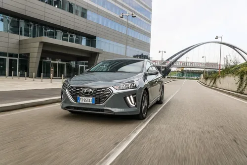 Hyundai Ioniq ibrida plug-in 2020