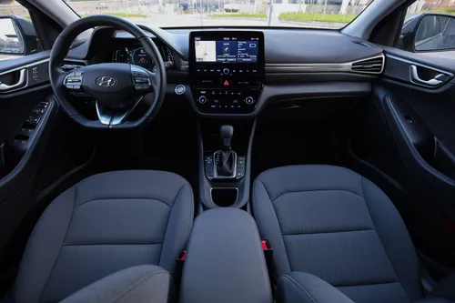 Hyundai Ioniq ibrida plug-in 2020