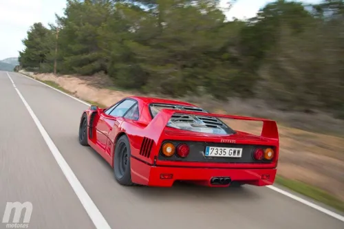 Ferrari F40 dinamica