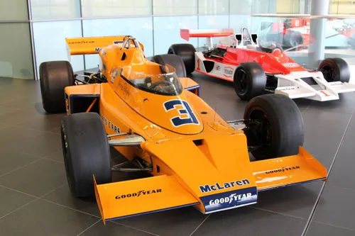 museo mclaren indy car