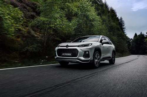 suzuki across plug in dinamiche 1