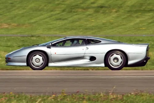 XJ220