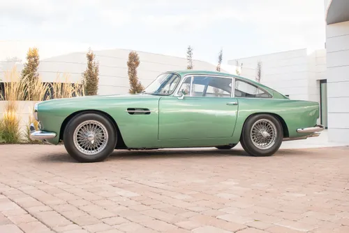 aston martin db4