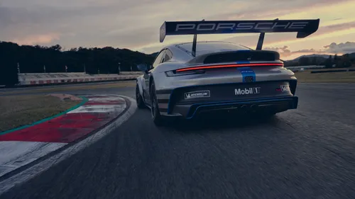 porsche 911 cup 2021