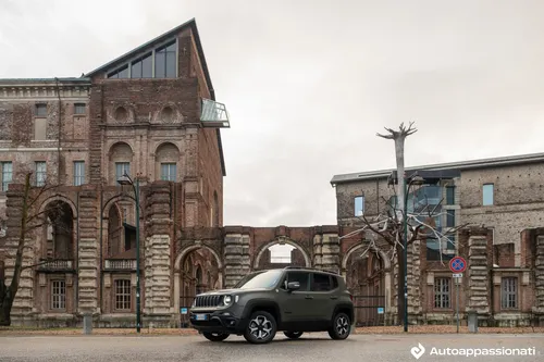 jeep renegade 4xe01
