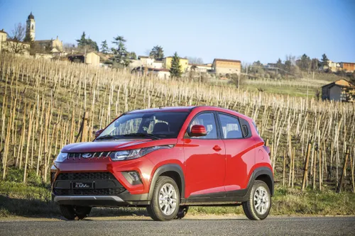 mahindra kuv100 nxt 4