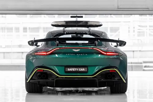 aston martin vantage safety car