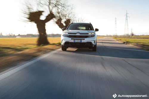 citroen c5 aircross hybrid opinioni