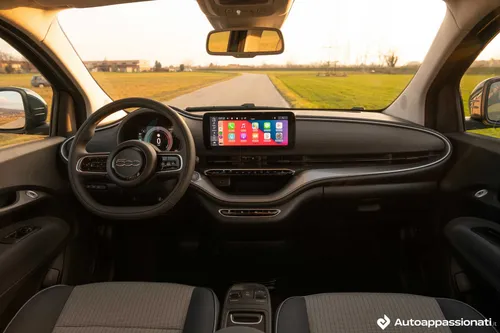 fiat 500 elettrica interni
