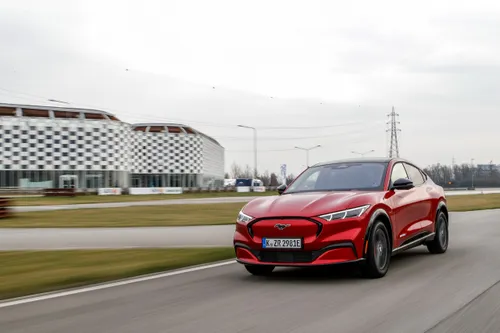 ford mustang mach e 2021 20