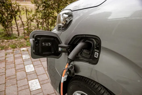 ricarica Peugeot e-Expert 2021