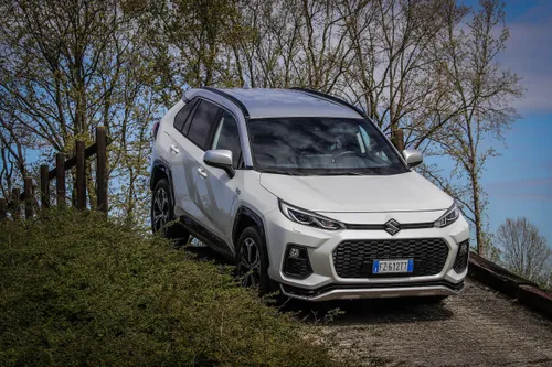 Suzuki Across plug-in hybrid