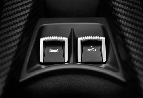 interni mclaren 765lt spider 01