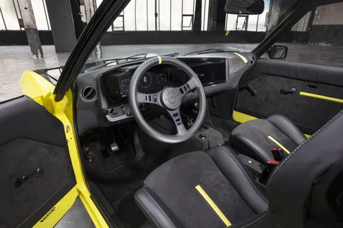 Interni Opel Manta GSe Elektromod