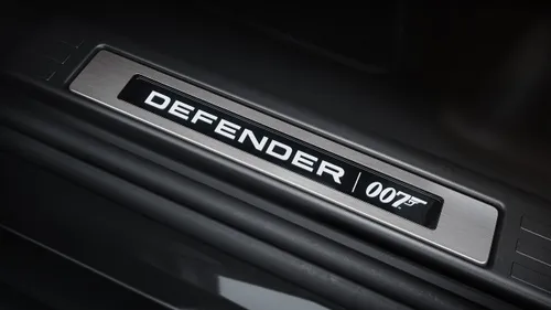 Defender V8 bond edition