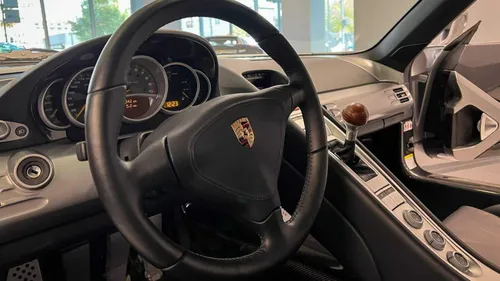 interni porsche carrera gt