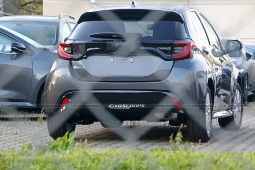 mazda2 2023 posteriore