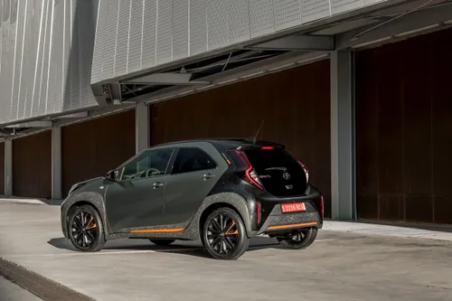 2022 aygo x fd static 004