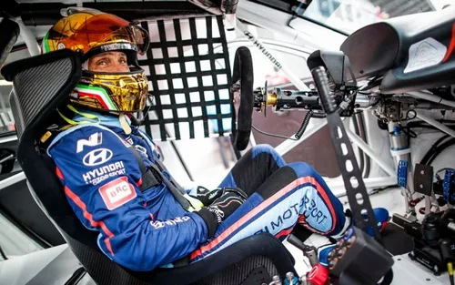 csm gabriele tarquini on board 1610 49f89a01a2