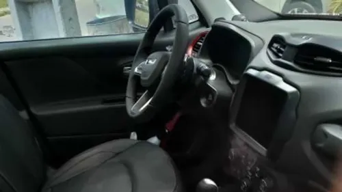 jeep renegade 2023 flagra 1