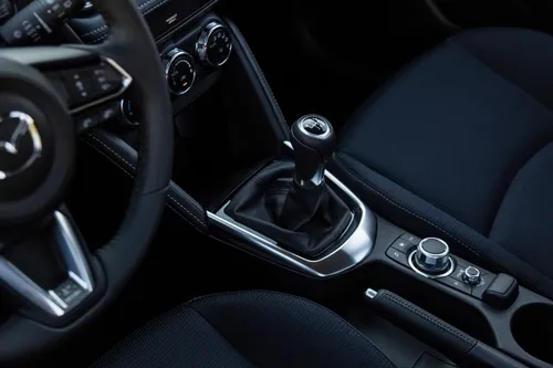 2022 mazda2 interior 010