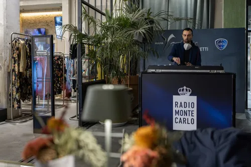 lancia ypsilon alberta ferretti dj set