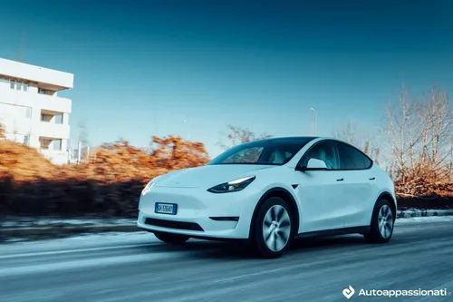 tesla model y 2022 15