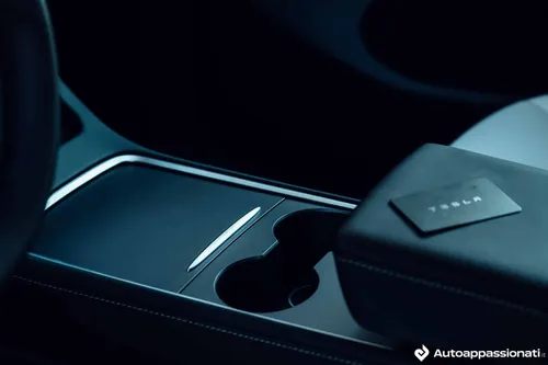 tesla model y 2022 20