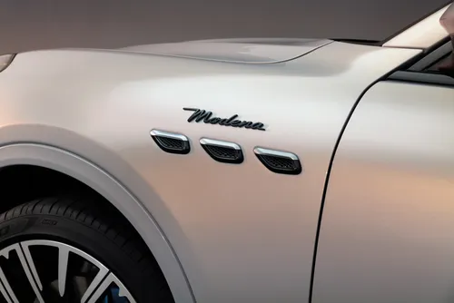 21 maserati grecale modena