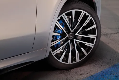 23 maserati grecale modena cerchio