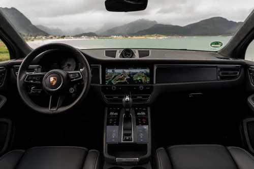 Porsche Macan 2022 interni 