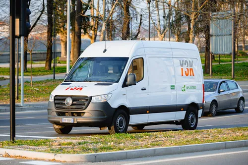 sprinter full electric green mercedes benz y3k