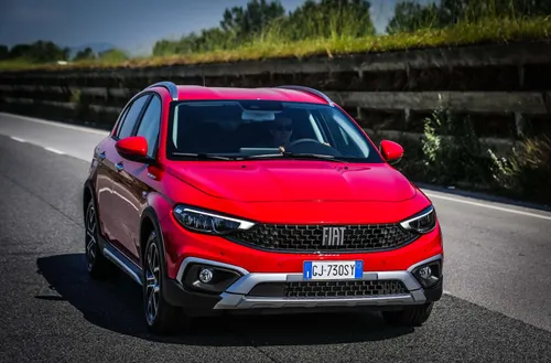 Fiat Tipo Hybrid Cross