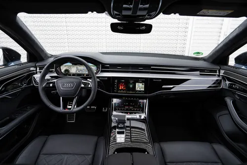 Audi A8 2022 interni