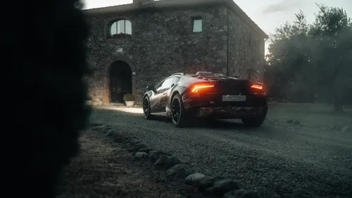 huracan sterrato teaser