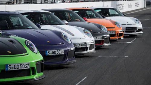 Porsche-911-GT3-RS-dinastia