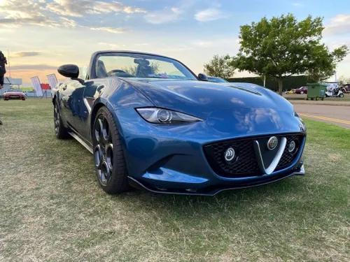 Alfa Romeo Spider MX5 front