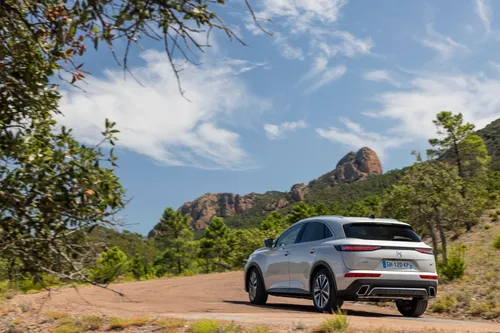 ds 7 2023 e tense 225 posteriore