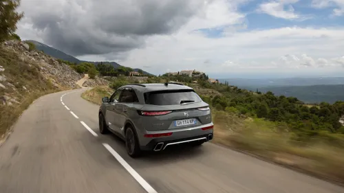 ds 7 2023 e tense 360 posteriore