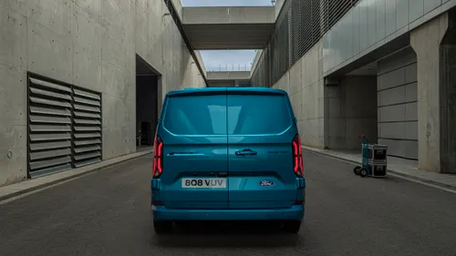 ford e transit custom posteriore