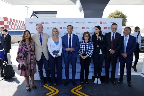 foto gruppo linate free to x sea