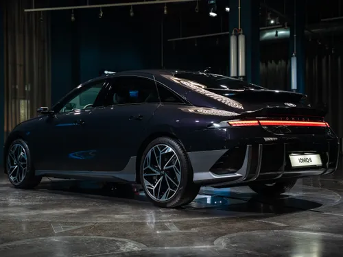 hyundai ioniq 6 3 4 post