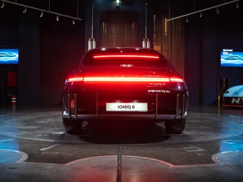 hyundai ioniq 6 light bar