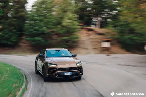lamborghini urus 2022 01