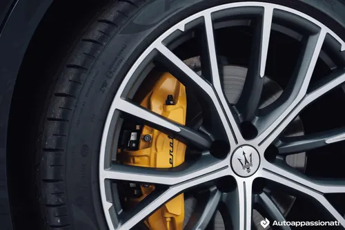 maserati grecale hybrid gt 21