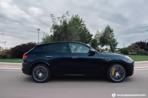 maserati grecale hybrid gt 22